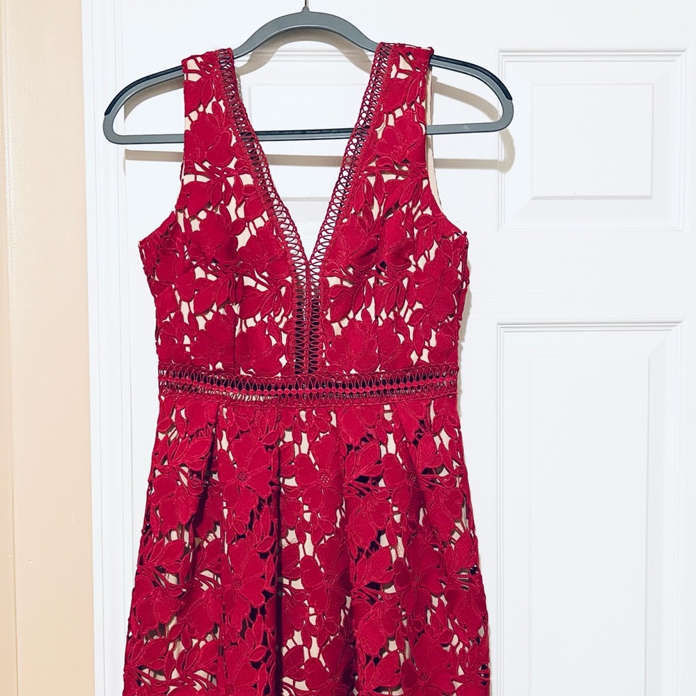 Lace cocktail dress 🌺